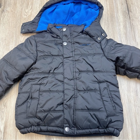Calvin Klein Jeans Little kids black and blue puffer jacket with hood - Picture 3 of 9